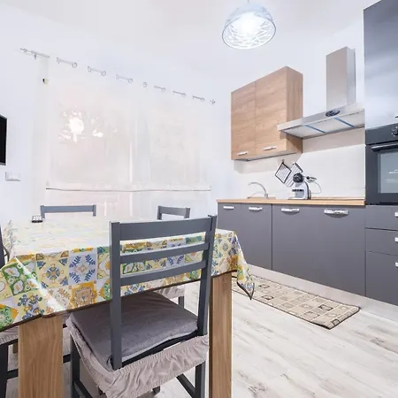 Apartment Damilhouse 3